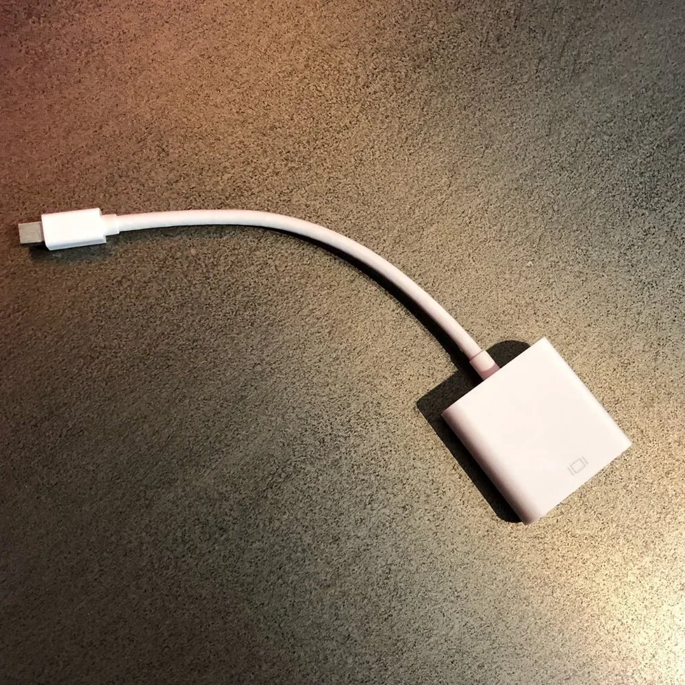 Mini-DisplayPort 1.1 Male to VGA Female White Adapter